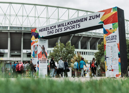 Eingang zum Tag des Sports