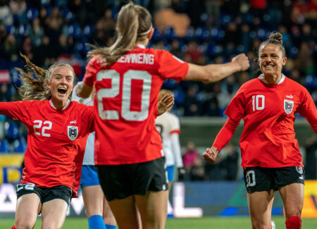 Frauenfußball Nationalteam jubelt